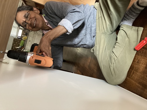 Flexible handywoman at work.